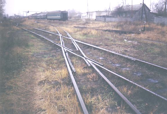 Рязанско-Владимирская узкоколейная железная дорога — фотографии, сделанные в 2004 году (часть 2) Рязанско-Владимирская узкоколейная железная дорога — фотографии, сделанные в 2004 году (часть 2)