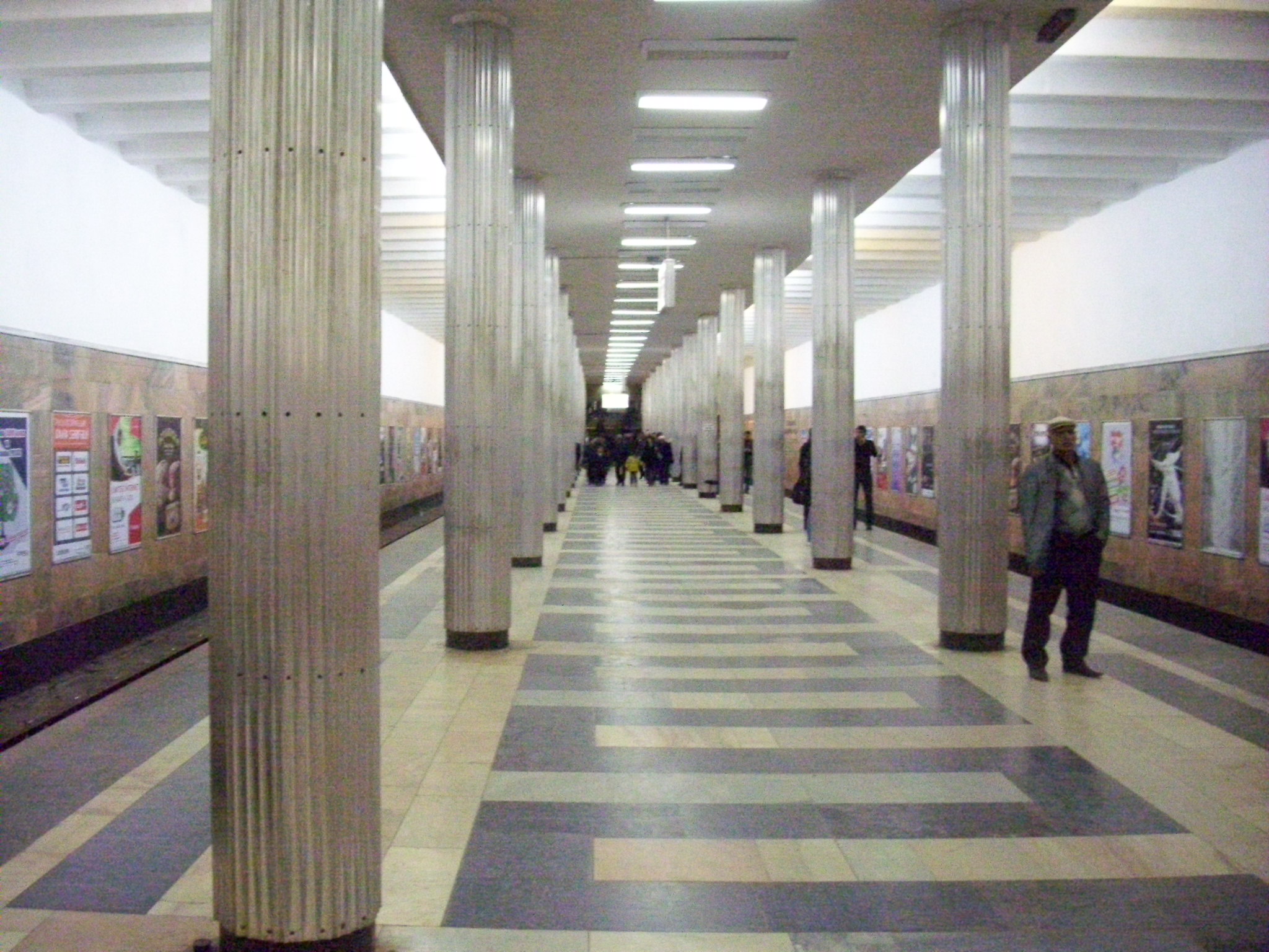Бакинский метрополитен — станция «Мешади Азизбеков» Бакинский метрополитен — станция «Мешади Азизбеков»