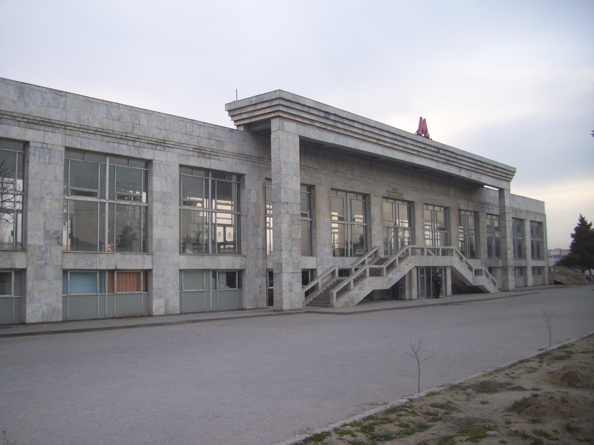 Бакинский метрополитен — станция «Бакмил» Бакинский метрополитен — станция «Бакмил»