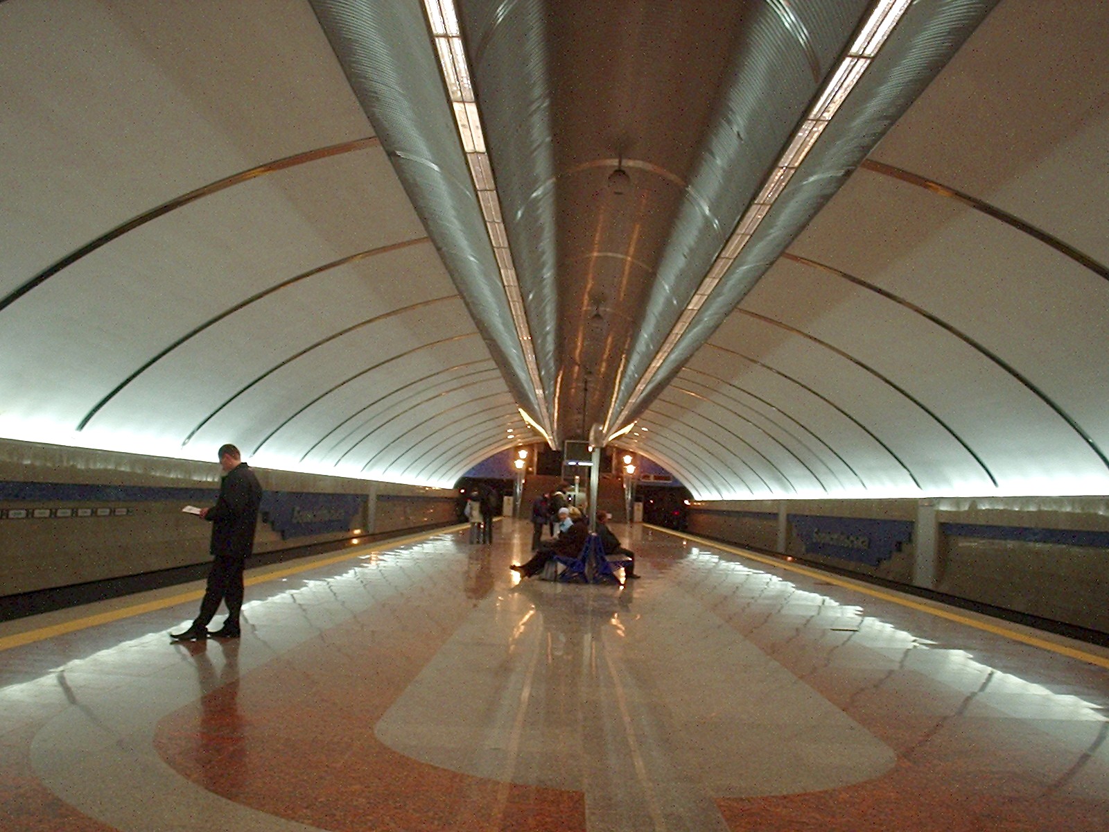 Киевский метрополитен Киевский метрополитен