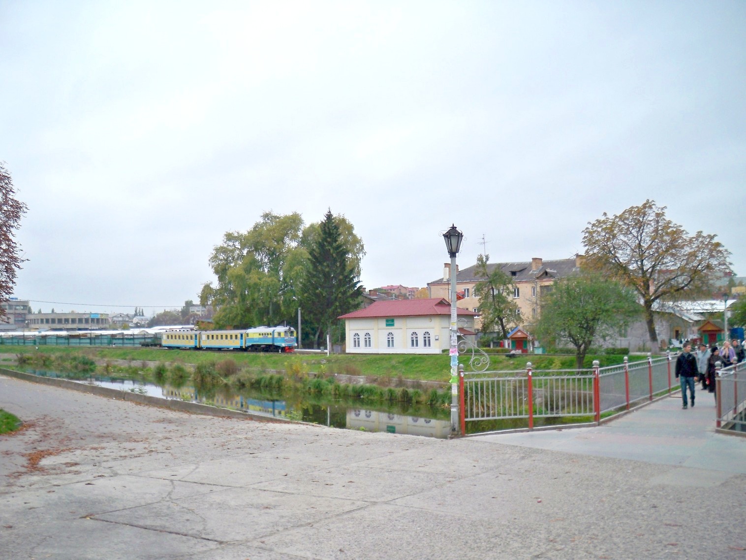 Ровенская детская железная дорога — фотографии, сделанные в 2012 году Ровенская детская железная дорога — фотографии, сделанные в 2012 году